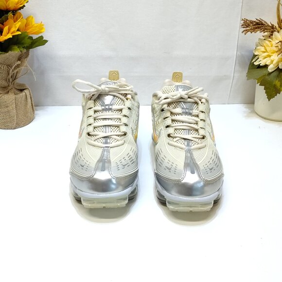 Nike VaporMax 360 "Cream" Athletic Sneakers CK2719-200 Iridescent Swoosh WMNS 10 - Picture 4 of 10